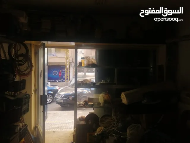 A shop for rent in Dekwaneh
