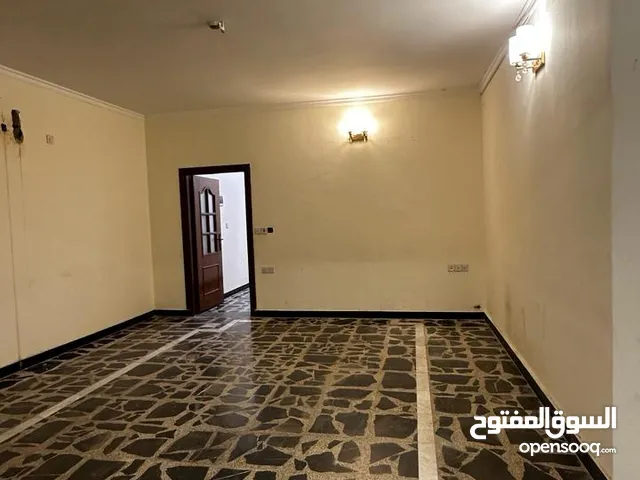 200 m2 3 Bedrooms Townhouse for Rent in Baghdad Yarmouk