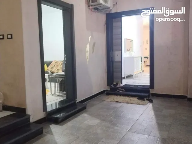160 m2 4 Bedrooms Townhouse for Sale in Tripoli Abu Saleem