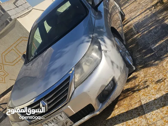رينو سافران 2012