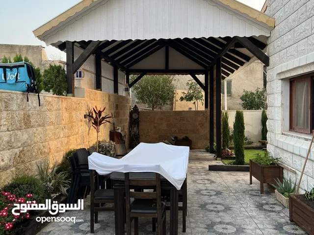 180 m2 More than 6 bedrooms Townhouse for Sale in Tulkarm Kur