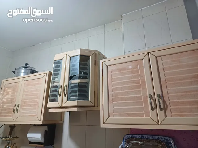 خزائن مطبخ عدد ثنين بوضع ممتاز