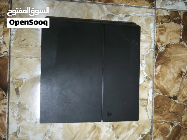 جهاز بلايستيشن 4 بحاله جيده