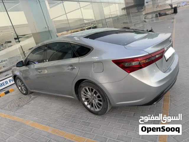 2016 تويوتا افالون Limited