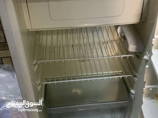 ثلاجة و فرازة مع بعض فاوق فرازة من تحت  ثلاجة / ثلاجة صغيرة مكتبية