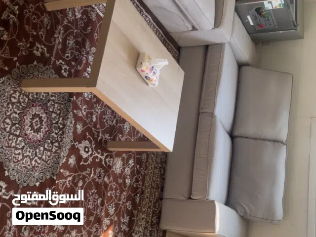 كنب وطاولات وثلاجه