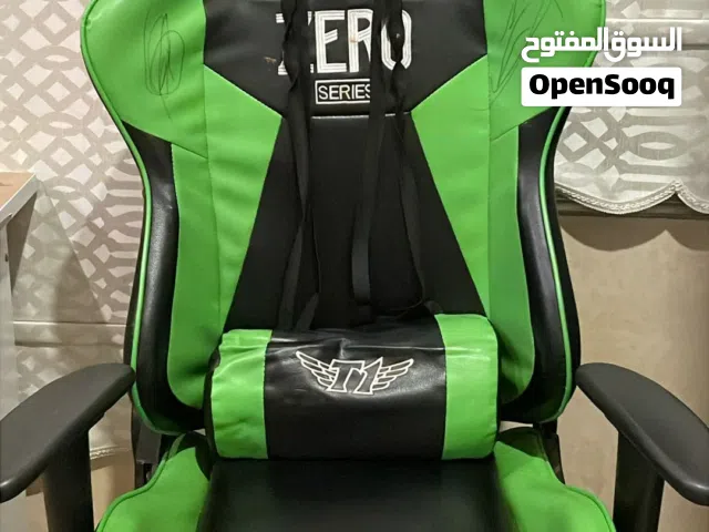 كرسي قيمنق بحاله ممتازه