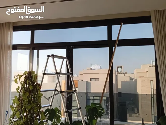 تركيب استيكرات ثلجي وتظليل نانو عازل للحراره وتجليد وبنر وكذلك زجاج سكريت