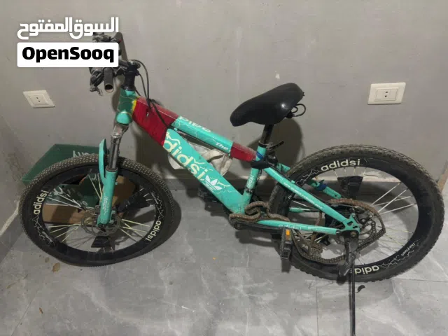 بسكليت اديداس جنط 24 بدو بلف خلفي معو جنزير فرك