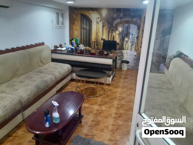 شقتين كبار في نفس العمارة في 602 افظل مربع في خط مدرسة شهداء الواجب