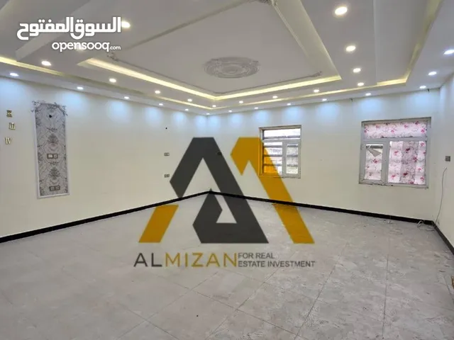 250 m2 5 Bedrooms Townhouse for Rent in Basra Juninah