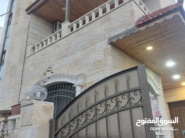 300m2 4 Bedrooms Townhouse for Sale in Amman Tabarboor