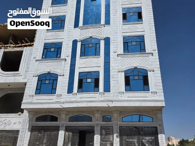 عمارة حجر استثمارية سكنية بدروم وخمسة دور تسع شقق شارع 18م زفلت موقع حساس ودخل محترم وتشطيبات لوكس