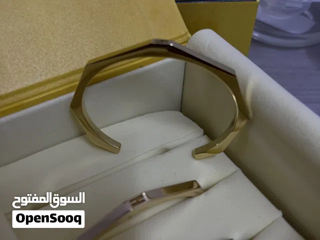 3 أساور من Fendi اصلية 100% لا يفوتك