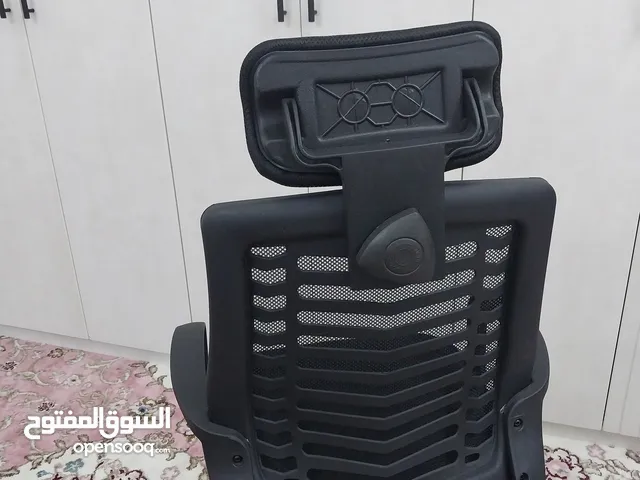 كرسي مكتب قيمنق ممتاز الجودة يعتبر جديد استعمال اسبوع فقط.
