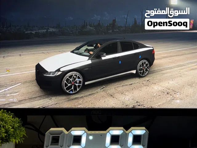 شاشه جيمينج من(AOC)الجاد له الساعه والماوس والكيبورد معها
