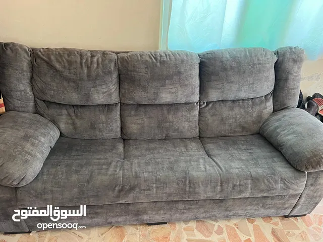 طقم كنب دب 7 مقاعد بحاله جيده للبيع