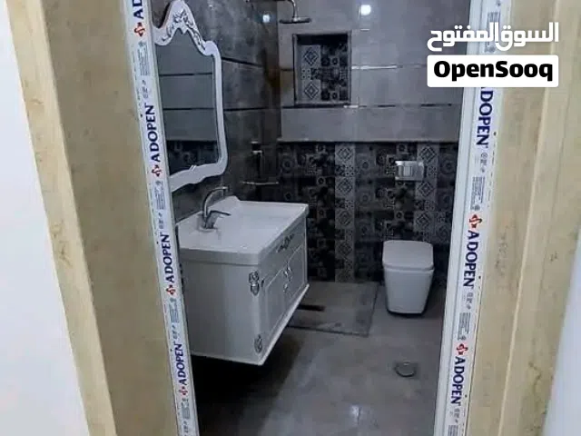 فيلا حديته للبيع دور وملحق جاهز اسكن طول ف طريق المصانع شارع الظمان