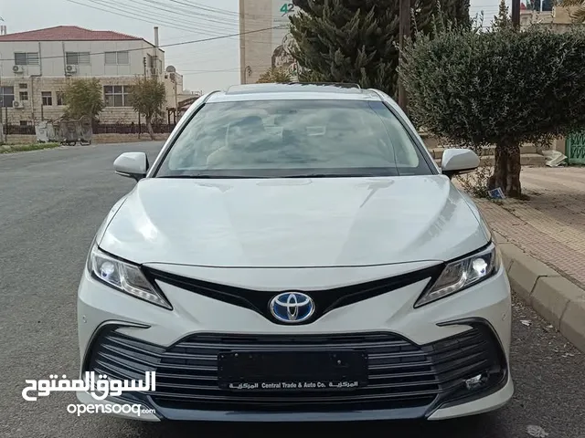 تويوتا كامري 2023 بحالة الوكالة بدفعة 14000