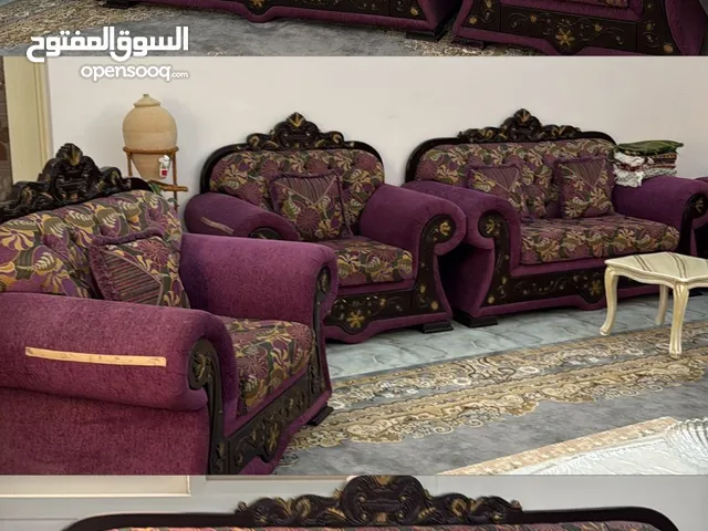طقم كنب للبيع 3 اطقم بحجم ثلاثي 3 اطقم بحجم فردي بسعر 3000.. لتواصل ع رقم ..