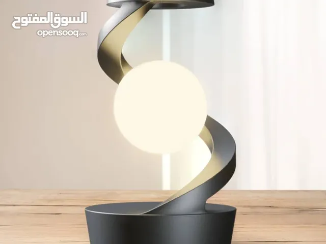 كرة تطفو في الهوا وتلف حول نفسها بفضل تقنية الرفع المغناطيسي  مش بس شكلها