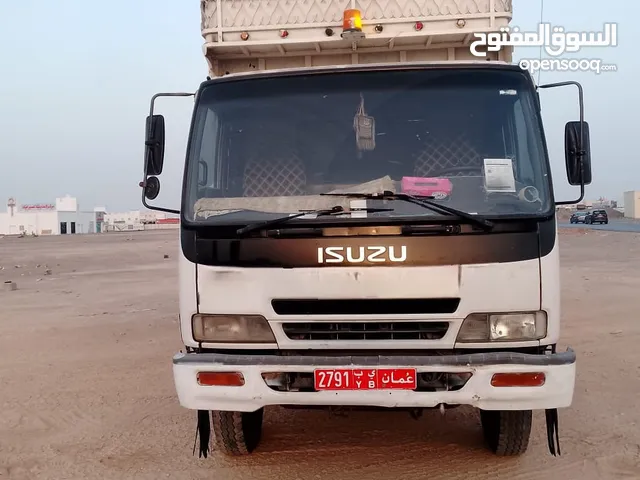 6.300. شاحنة ايسوزو للبيع