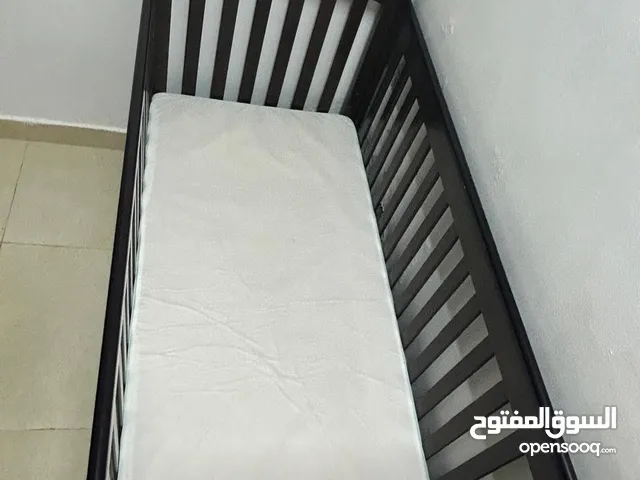 سرير نوم اطفال بحاله جيده جدااااا شبه جديد