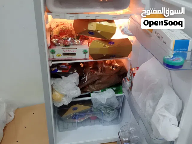 ثلاجة بحالة ممتازة