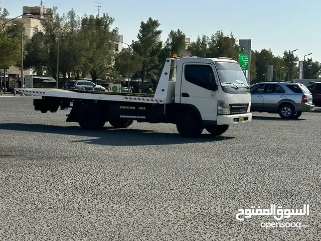 Flatbed Mitsubishi 2009 in Hawally