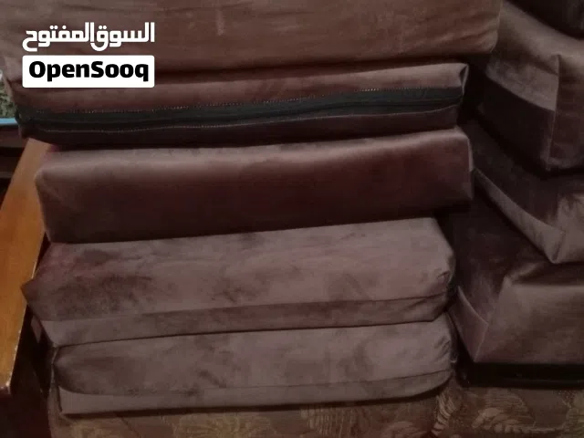 إسفنج وقماش جديد للبيع 7مقاعد لطقم مورس