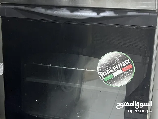 للبيع طباخ مع الغاز