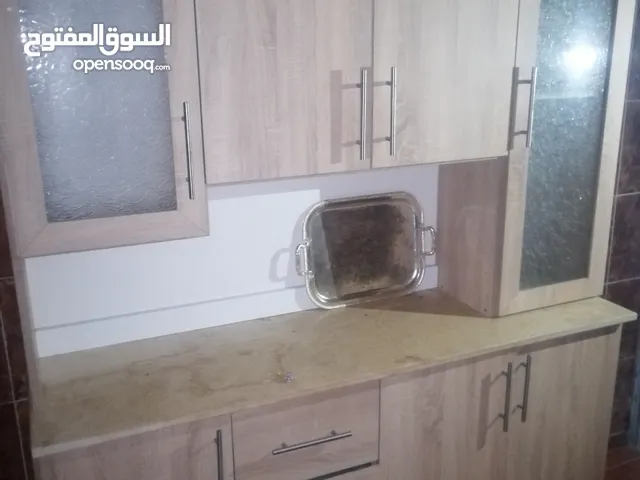السلام عليكم دولاب مطبخ مستعمل استعمال نضيف