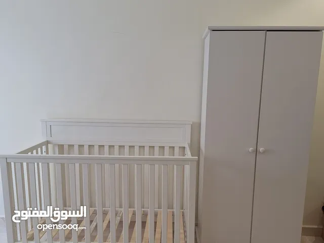 سرير ودولاب للبيع