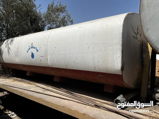 خزان 12 الف للبيع كان راكب على صندوق مرسيدس