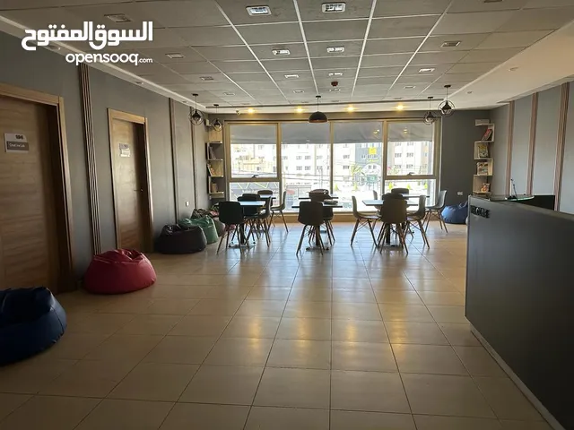 مركز تعليمي مميز عمان /  البنيات شارع الحرية مساحة 260م للبيع لعدم التفرغ والسفر