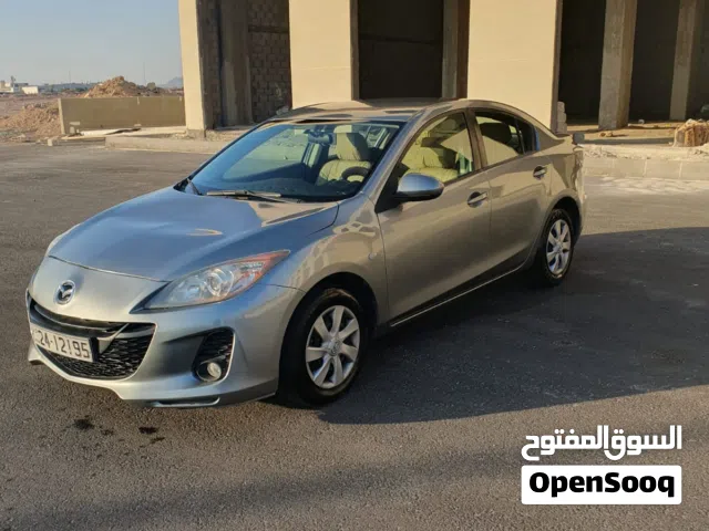 2013 مازدا 3 Standard