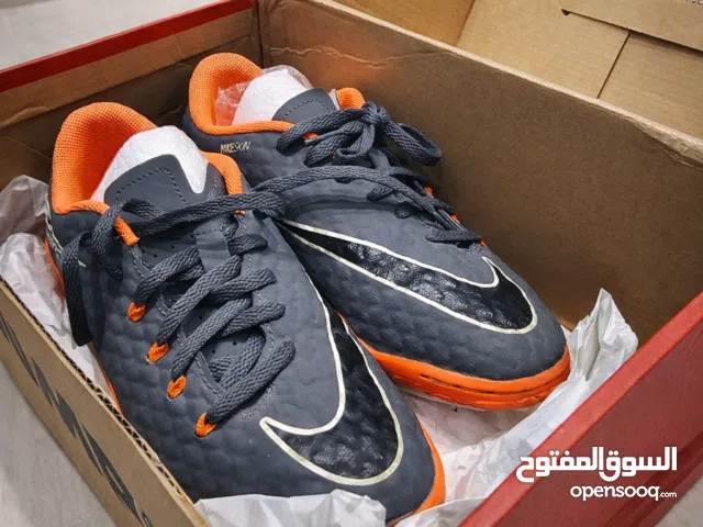 Pick up today Nike Hypervenom Kids Football Shoes – Size EU 36 – Good Condition – With Box