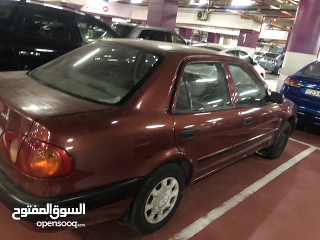 تويوتا كوروللا اوتوماتيك اصلي موديل 2000