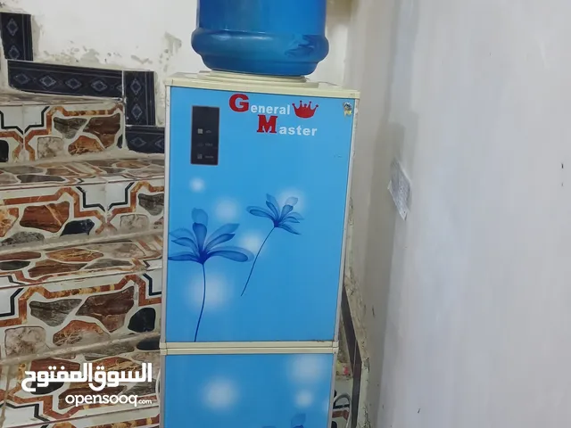 براد نظيف وبي ثلاجة صغيرة تبريد