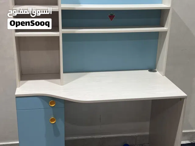 مكتب دراسة ممتاز بحالة الجديد