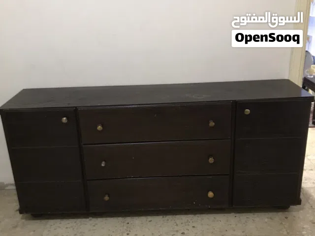 خزانة خشب تفصيل ثقيلة بحالة ممتازة