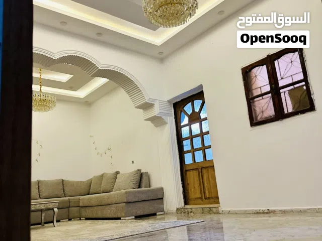 150 m2 More than 6 bedrooms Townhouse for Sale in Tripoli Al-Hadba Al-Khadra
