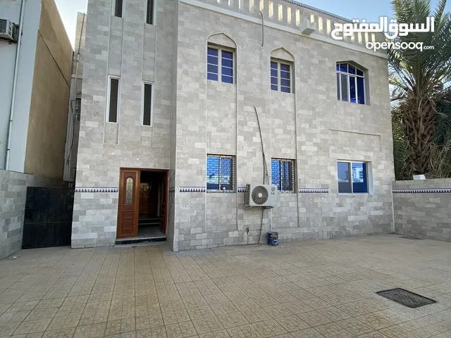 300m2 4 Bedrooms Apartments for Rent in Muscat Al Khuwair