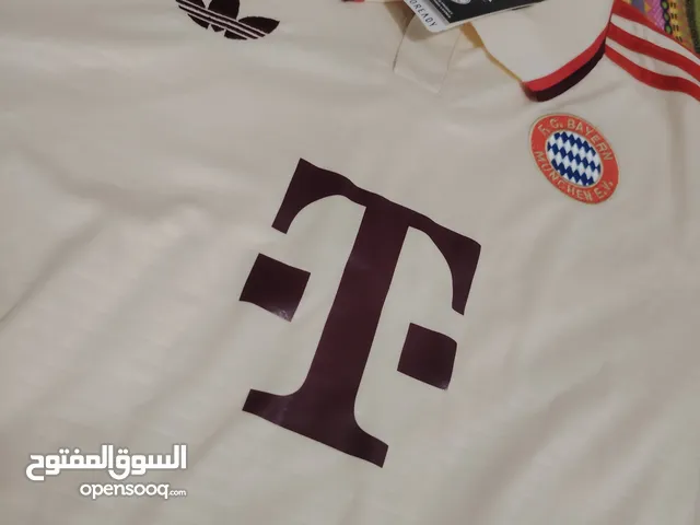 تيشرت بايرن ميونخ الاحطياتي موسم 2024/2025 تيشيرت ليفربول 2024/2025 اساسي