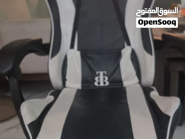 كرسي جيمينج بحالة ممتازة للبيع