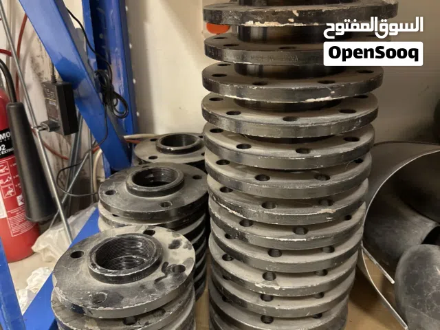 يوجد كوع لحام و فلانجات احجام Iron flange
