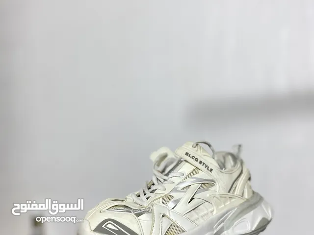 43 Sport Shoes in Qadisiyah