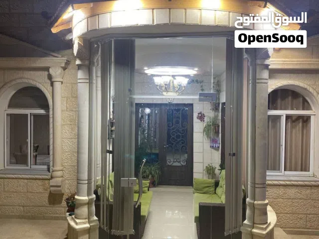 200 m2 5 Bedrooms Townhouse for Rent in Mafraq Al Mazzeh