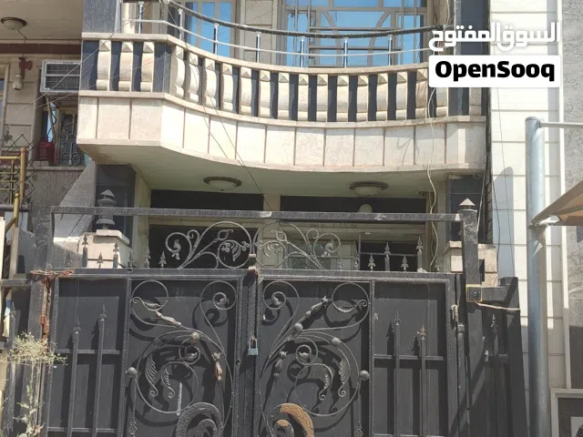 السلام عليكم دار للبيع في شارع فلسطين شارع مطعم قدوري مساحة 86م واجهة 4م البيت طابقين