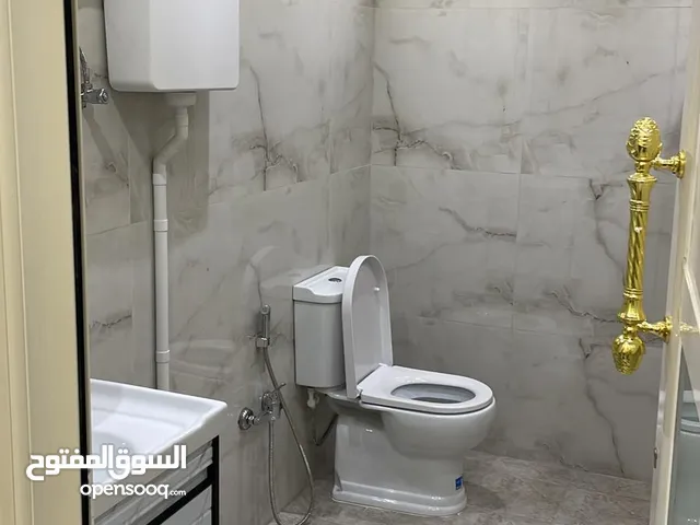 600 m2 More than 6 bedrooms Apartments for Rent in Al Ahmadi Wafra residential